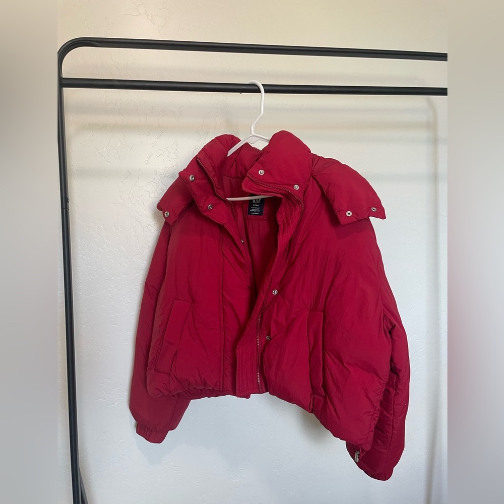 GAP cropped puffer coat